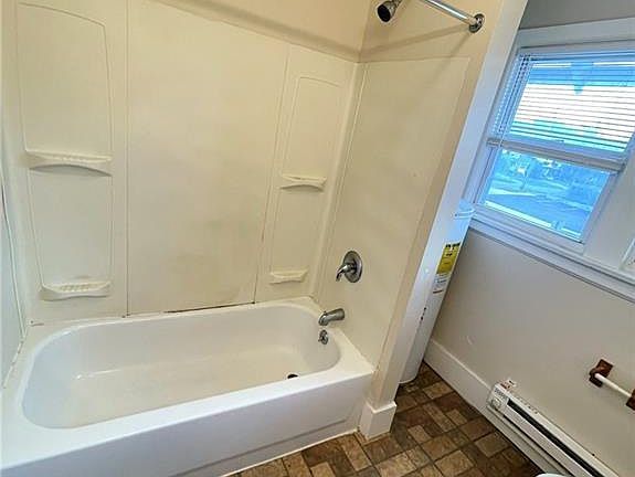 5th image of 168 Lake Ave #2