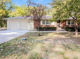 5930 N Colrain Ave, Kansas City, MO 64151