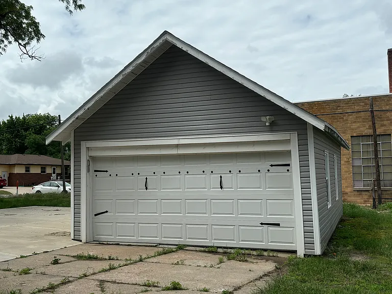 407 S Nebraska St — Photo 4
