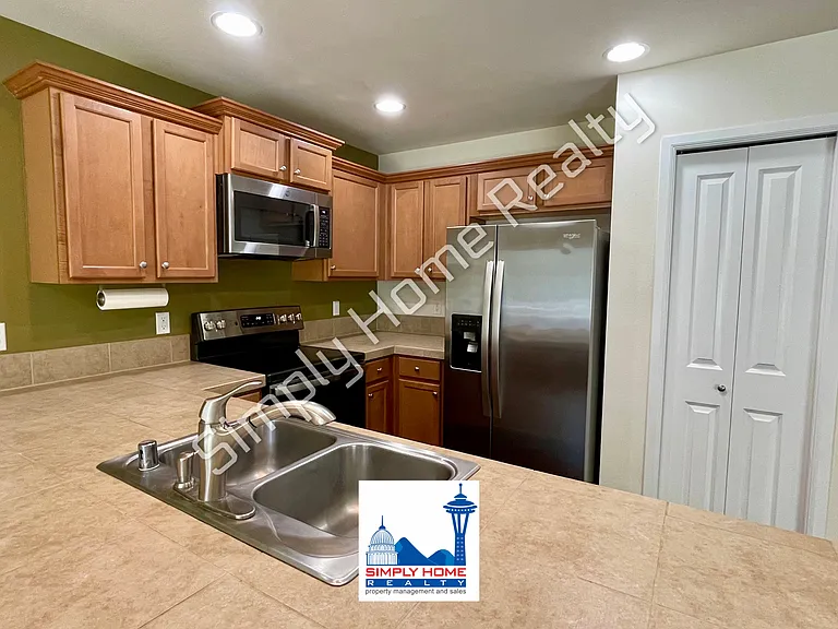 8715 Madrid St NE — Photo 6
