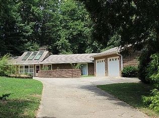 8900 Cherry Blossom Dr, Kernersville, NC 27284