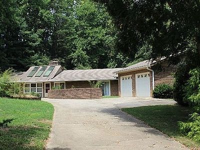 8900 Cherry Blossom Dr, Kernersville, NC, 27284