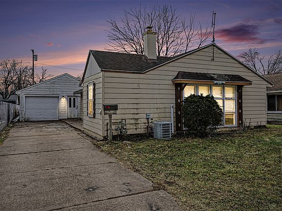 2nd image of 203 Ardennes Ave