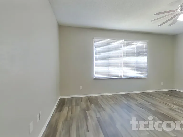 3601 W Country Gables Dr — Photo 2