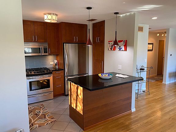 3rd image of 4252 Fair Ave Unit 20