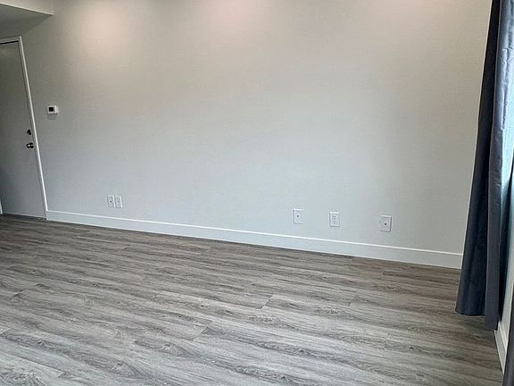 4th image of 433 S Arcade Dr