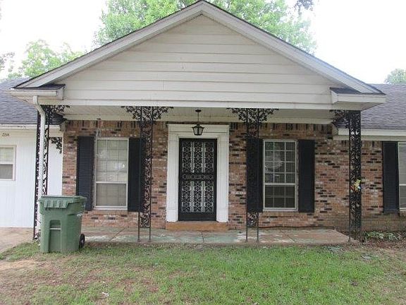 2nd image of 2244 Ashland Dr