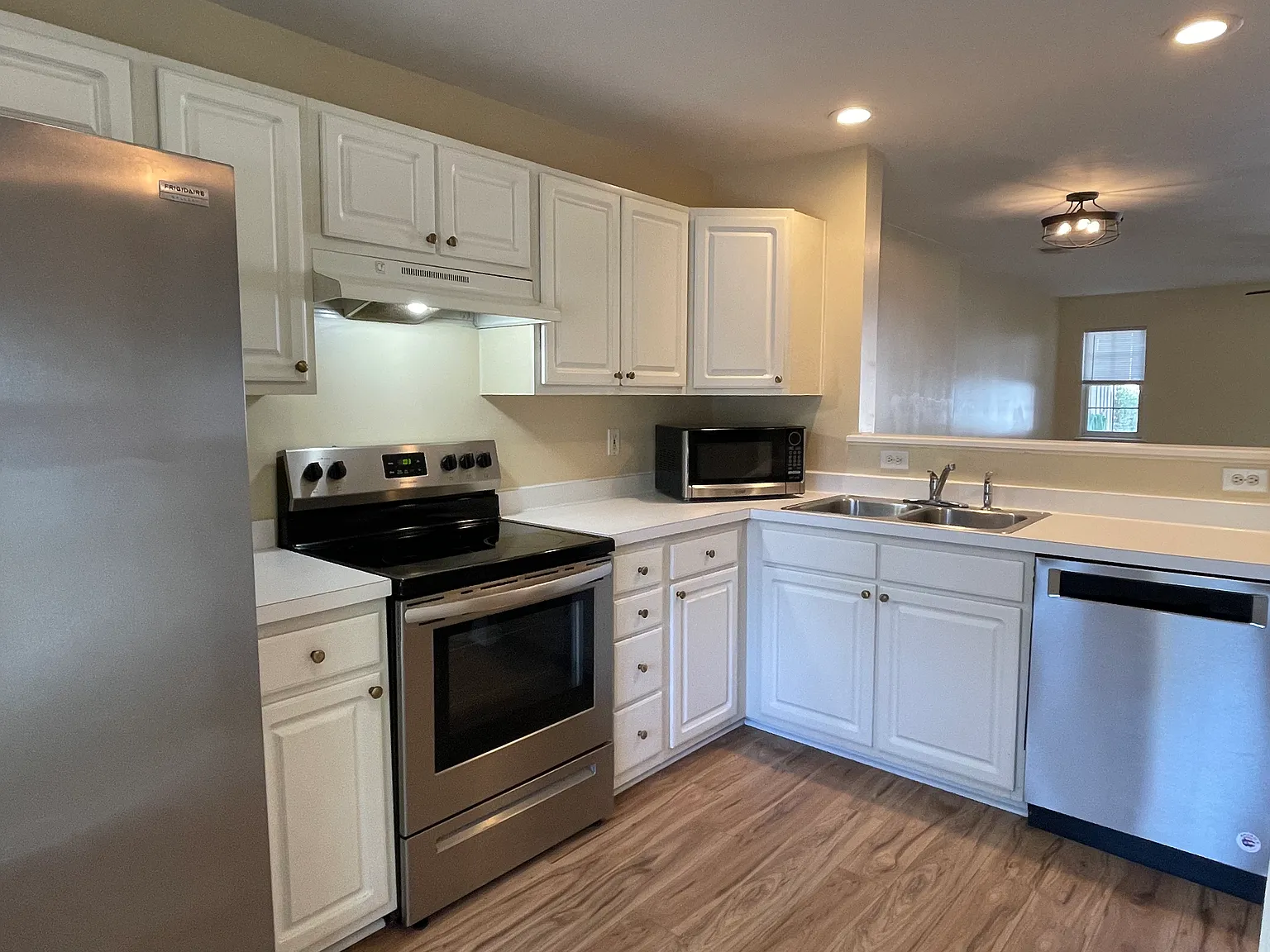 3565 Crepe Myrtle Ct — Photo 3