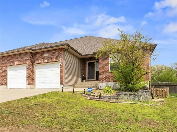 1803 Villa Dr, Warrensburg, MO 64093