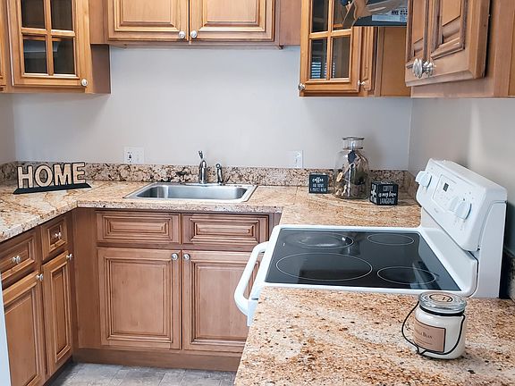 2nd image of 219 Jackson Ave