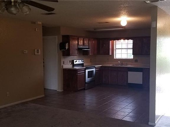 4th image of 3902 Sawtooth Dr