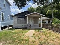 1st image of 816 Mesquite St