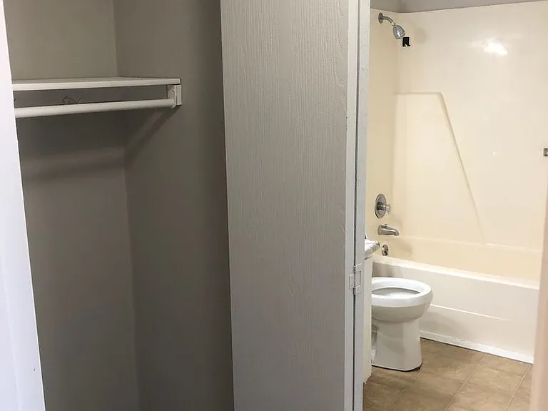 Poplar Ridge Apartments — Photo 47