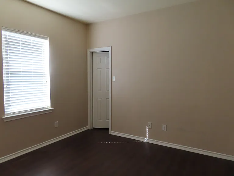 1149 Redman Ave — Photo 6