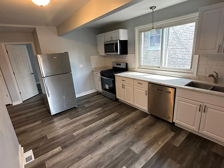 2922 N 74th Ave — Photo 14