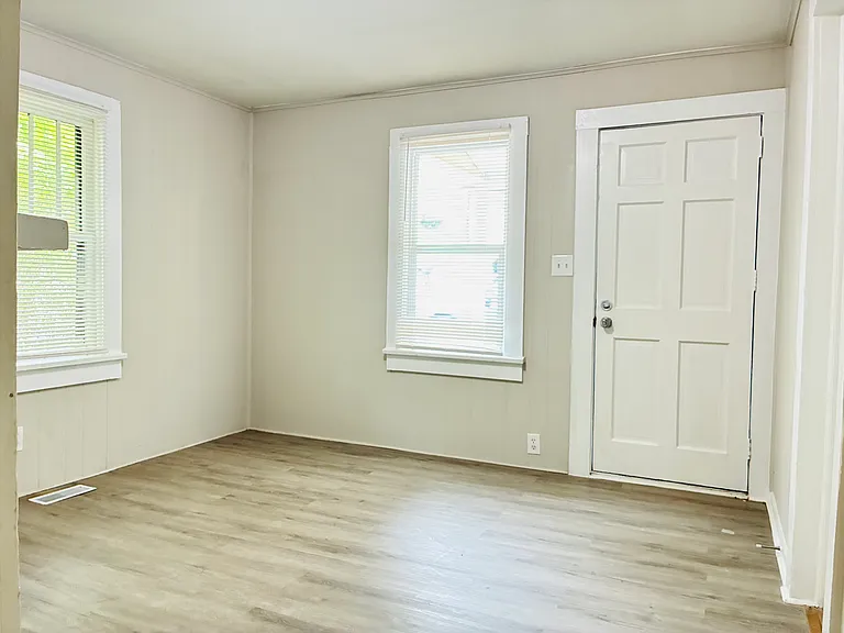 308 W Sullivan St — Photo 3
