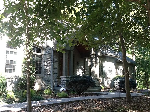 2nd image of 11 Little Pond Ln