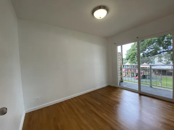 2752 Kahoaloha Ln #206-1, Honolulu, HI 96826