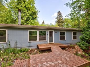 8988 Springwood Ave NE, Bainbridge Island, WA 98110