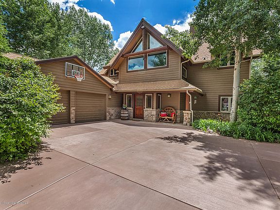 2nd image of 818 Lakeside Dr