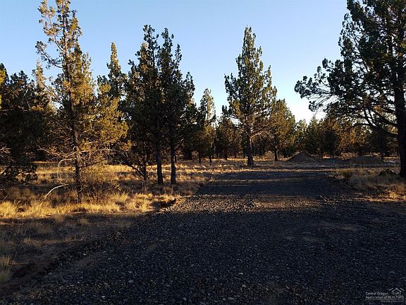 4th image of 5340 SE Goble Dr