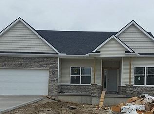 5042 Giverny Rd, Oregon, OH 43616