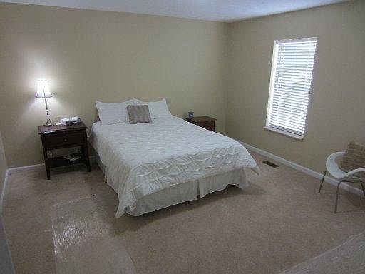 4th image of 824 Claybrook Ct