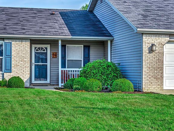 3rd image of 1055 Farmington Dr