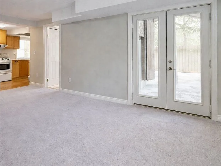 54 McCrimmon Cres — Photo 5
