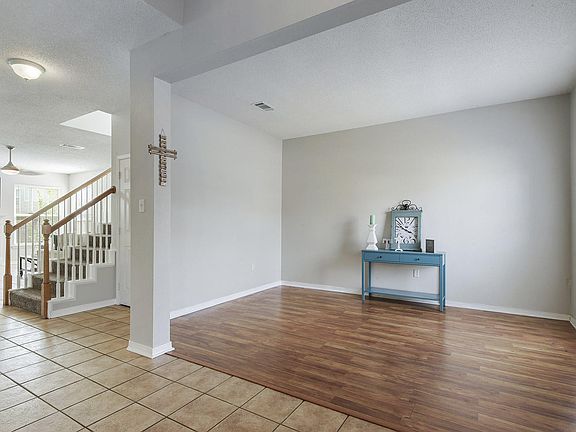 3rd image of 18127 Lake Vista Dr