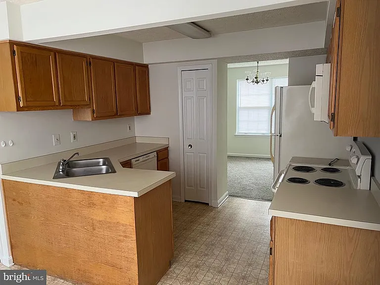 1520 Murray Pl — Photo 3