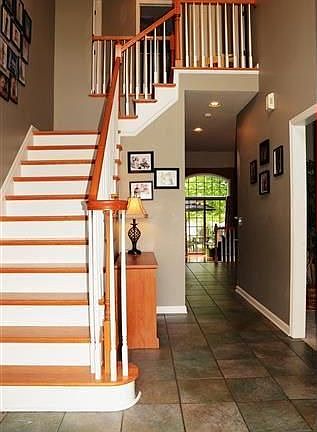 3rd image of 12 Orchard Dr