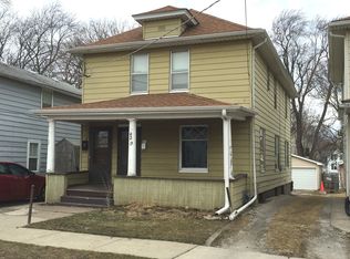 420 4th St, Waukegan, IL 60085