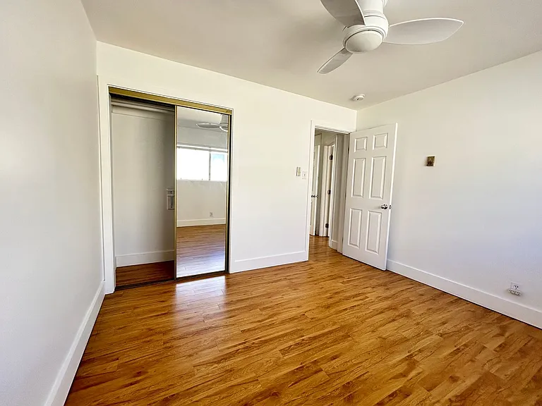 370 Obispo Ave Long Beach, CA 90814 — Photo 8
