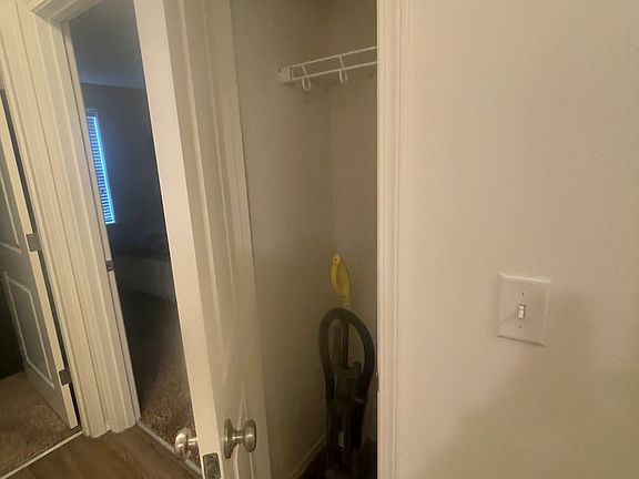 4th image of 1481 SE Honeysuckle Loop #B