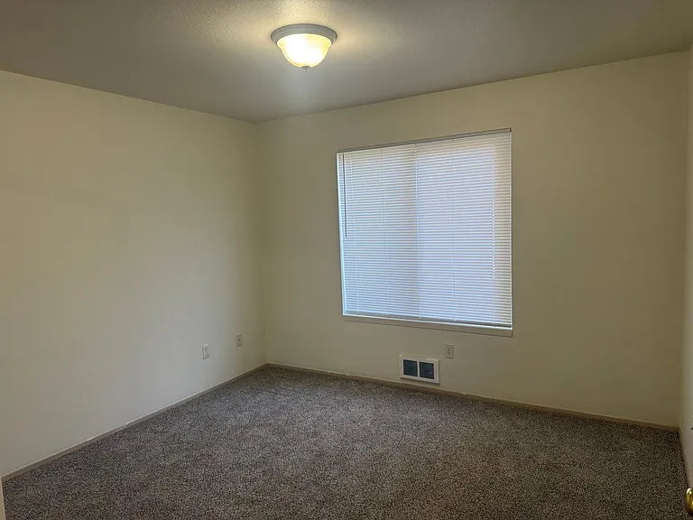 3208 Rockefeller Ave — Photo 5