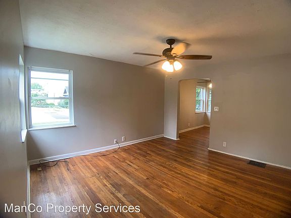 3rd image of 2402 S Dixie Dr #10379762