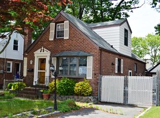 18 Sprague Dr, Valley Stream, NY 11580