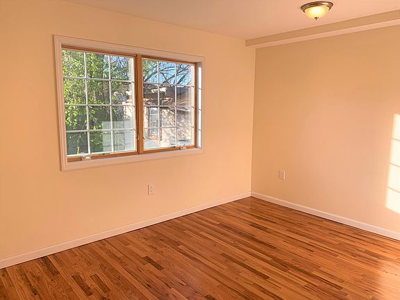4th image of 1025 Olympia Blvd