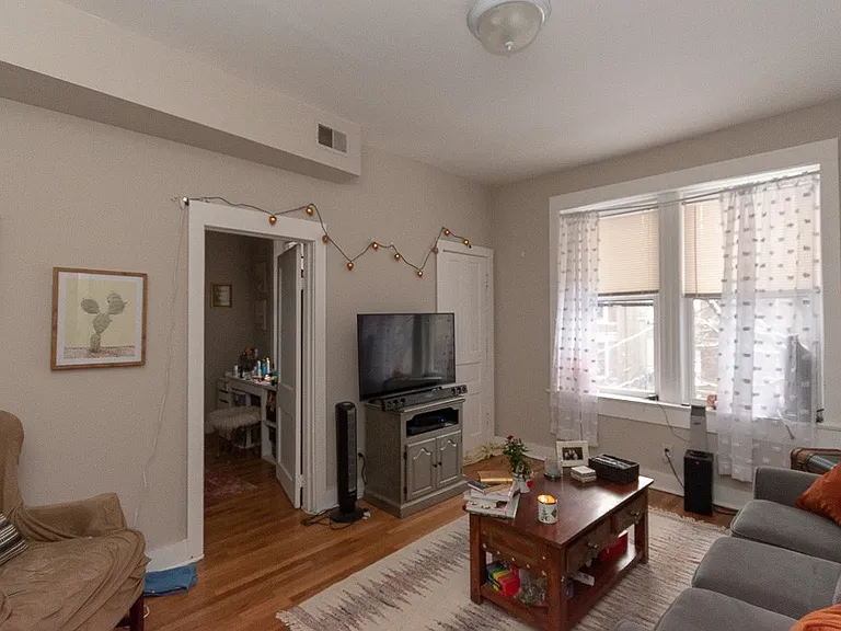 949 N Hoyne Ave #4 — Photo 7