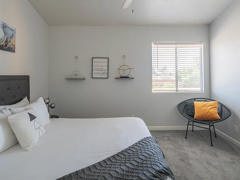 8055 E Thomas Rd — Photo 17