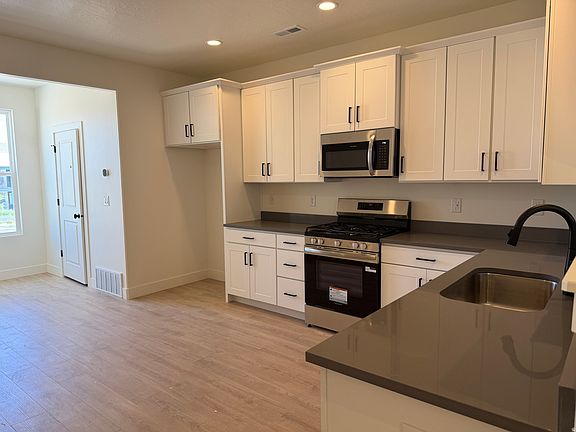 3rd image of 11029 S Freestone Rd W #125
