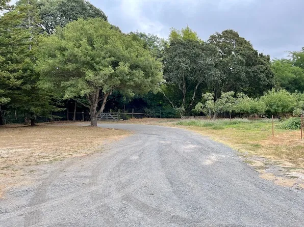 320 Schuh Ln, Sebastopol, CA 95472