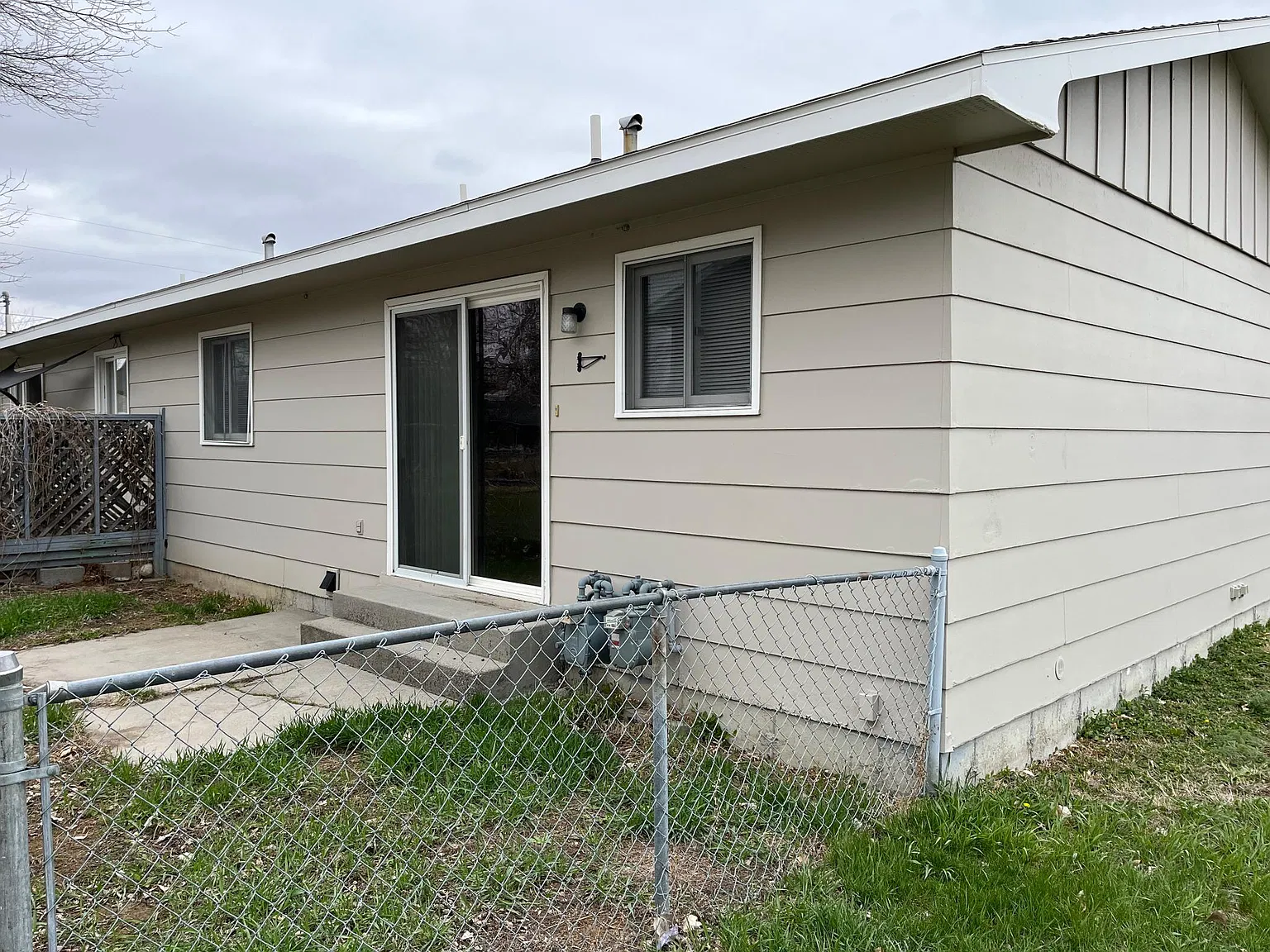 2 bed, 825 sqft, $1,150 — Photo 2