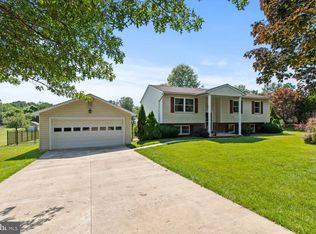 2380 Sunset Dr, Middletown, PA 17057