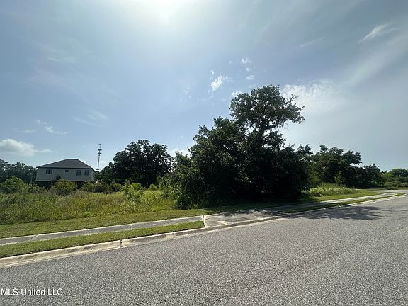 4th image of 110 Destiny Oaks Dr #35