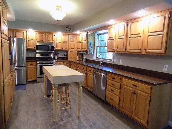 4th image of 2209 Cambridge Dr