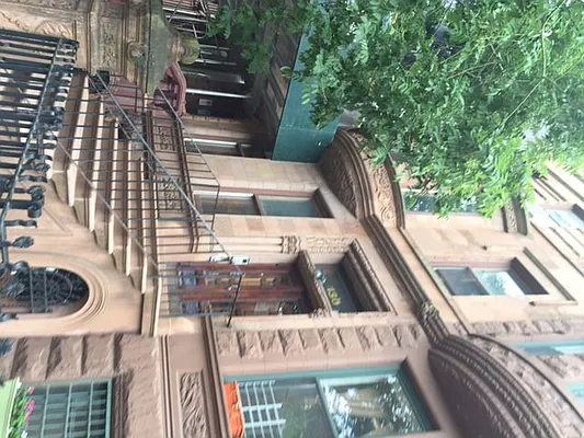 Rented by Perry Associates NYC Inc | media 21