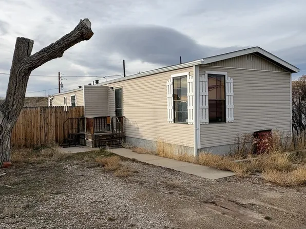 212 Love St, Hanna, WY 82327
