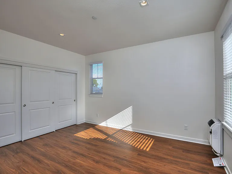 322 W Micheltorena St #D — Photo 9